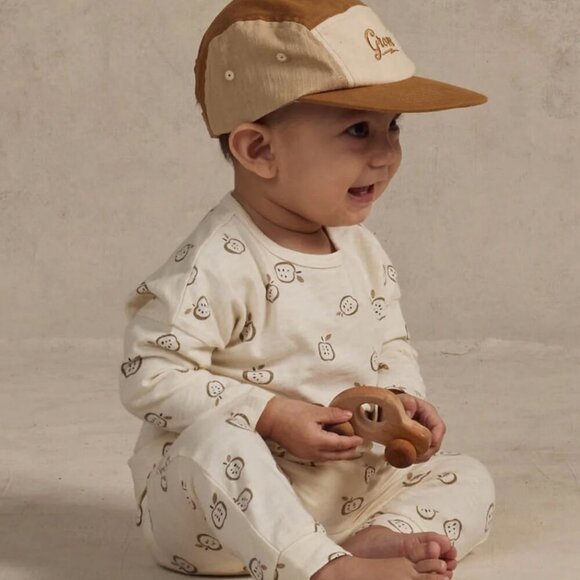 NWT - Rylee + Cru apple long sleeves tee - Picture 2 of 2